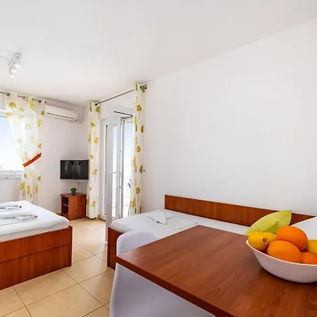 Studio Apartman Apartman *
